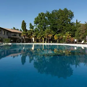 3* Hotel Logis Restaurant Les Oliviers
